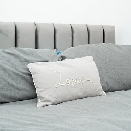 Away From In Headingley With Gated Drive Apartment Leeds (West Yorkshire)