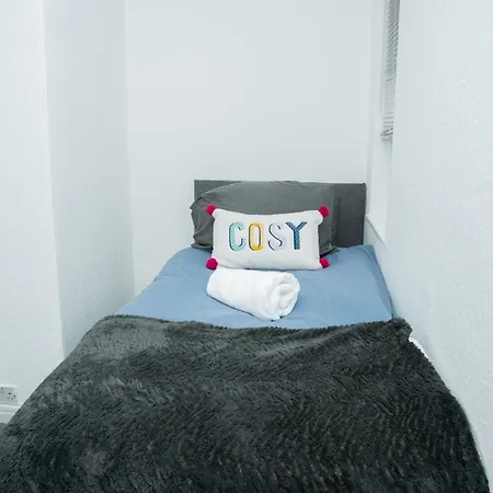 Apartment Away From In Headingley With Gated Drive Leeds (West Yorkshire)